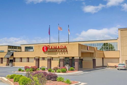 Ramada Plaza by Wyndham Charlotte Airport Conference Center - image 7