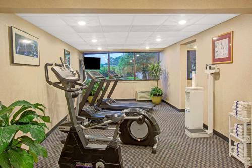 Ramada Plaza by Wyndham Charlotte South End Airport in Charlotte, USA