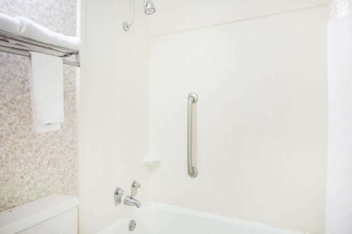 Ramada by Wyndham & Suites Warner Robins in Warner Robins, USA