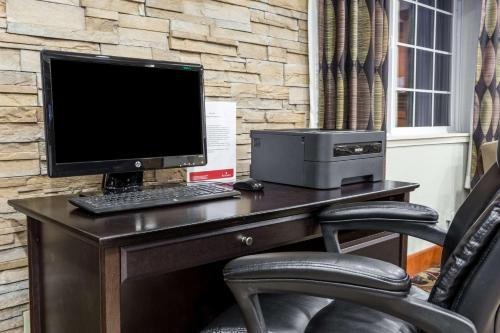 Ramada by Wyndham Portland - image 2