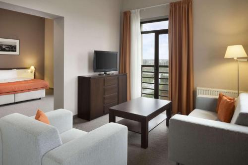 Lviv Ramada Hotel - image 2