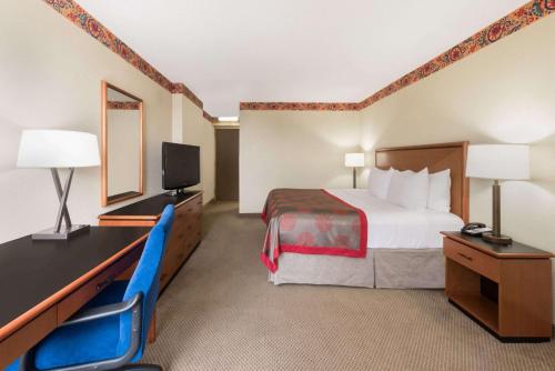 Hotel AVA Laredo Ramada Plaza - Laredo is perfectly located for both business and leisure guests in Laredo (TX). Featuring a complete list of amenities, guests will find their stay at the property a comfortable one. F