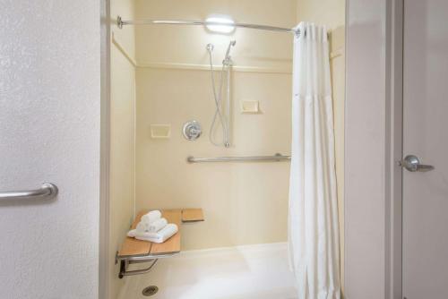 Ramada by Wyndham Cumberland Downtown - main image