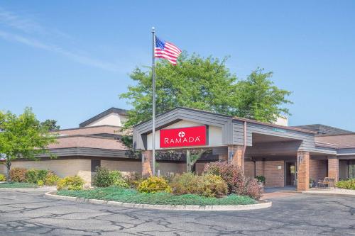 Ramada by Wyndham Waupaca - Accommodation