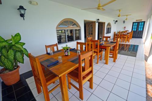 Étterem, Beyond Sunset Resort & Villas in Treasure Beach