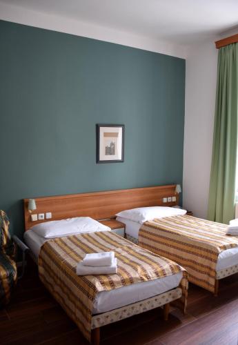 1 twin bed