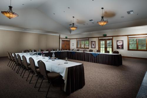 FivePine Lodge - image 11