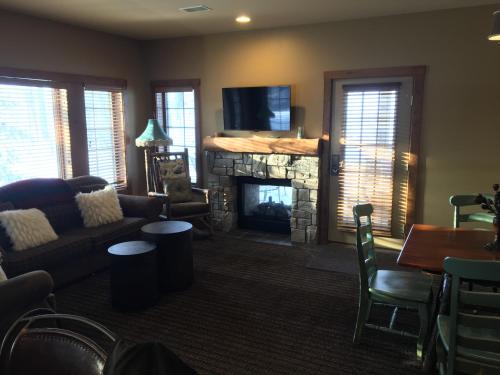 Boyne Mountain Creekside Condo