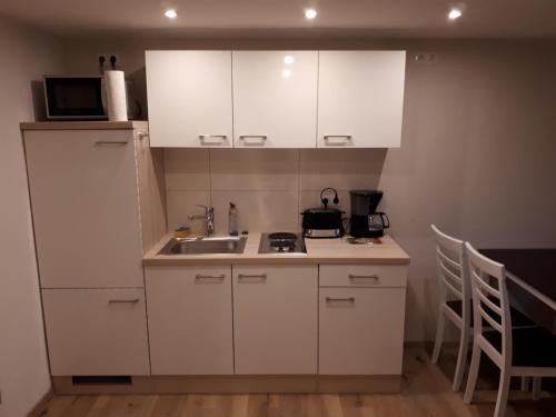 廚房, Fiore Gästezimmer (Fiore Gastezimmer) in 埃塞爾巴赫