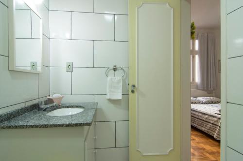 FLAT 208
