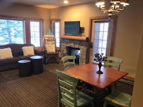 Boyne Mountain Creekside Condo