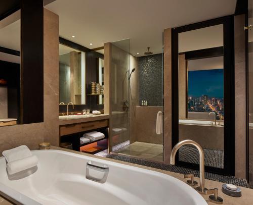 room detail thumbnail 2