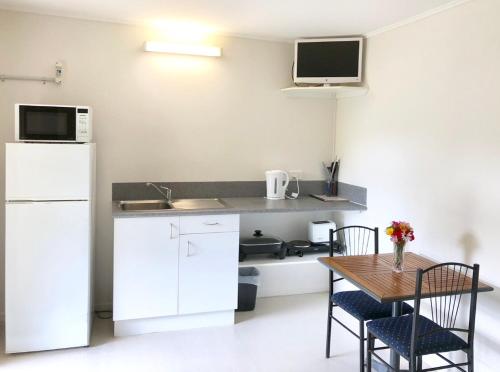 ห้องครัว, Homestead Caravan Park in นานังโก