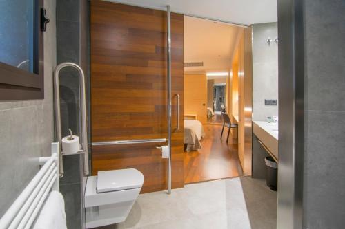 ห้องน้ำ, Hotel America Igualada in อิกัวลาดา