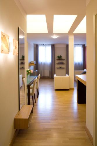 Mamaison Residence Belgická Prague - image 5