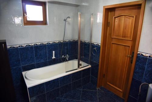Hotel Tudor - image 4