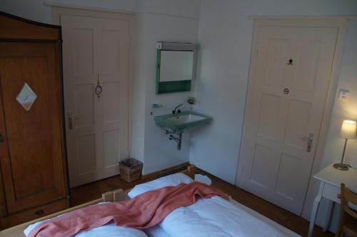 Twin Room with shared bathroom - 1st Floor