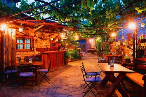 Pub/Lounge, Kalliopi in Papingo városközpont