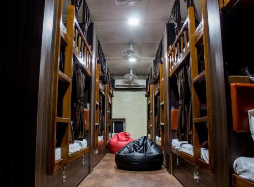 A Hotelcom Marol Dormitory Bed And Breakfast Mumbai - 