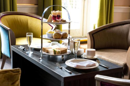 Bromley Court Hotel London - image 10