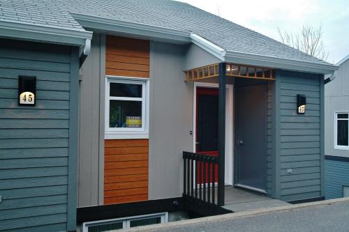 View, Condo 47 Chemin de la Corniche by Les Chalets Alpins in Stoneham (QC)