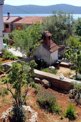 Apartments by the sea Brgulje Molat - 6243 - image 3
