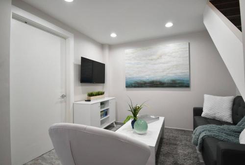 Oceanside Boutique Loft Apt Cozy Beach Unit # 7 in Hollywood, USA