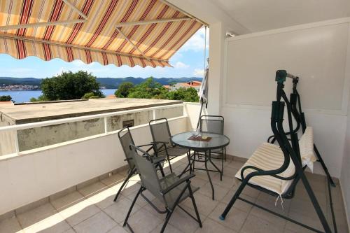  Apartment Kuciste - Perna 10154c, Unterkunft in Kučište