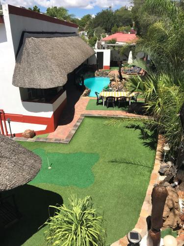 Vrt, Tourmaline Guest House in Windhoek