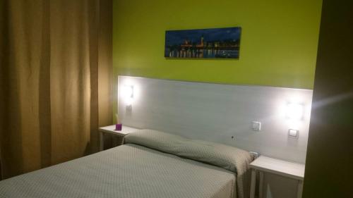 2 twin beds