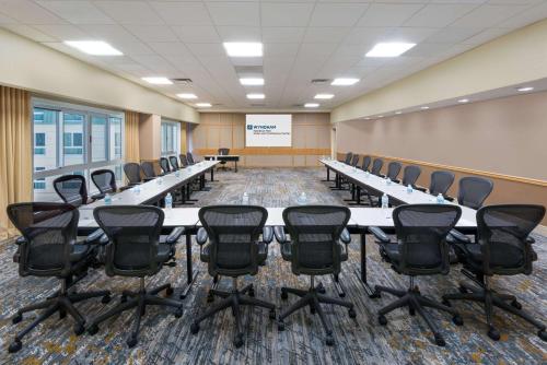 Sonesta Hamilton Park Hotel & Conference Center - image 7