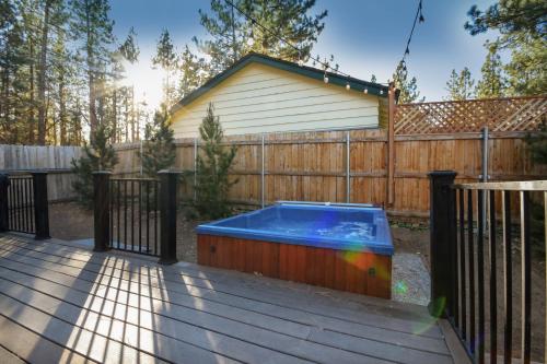Summit Creek Pines in Big Bear Lake, USA