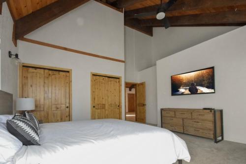 Summit Creek Pines in Big Bear Lake, USA