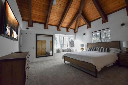Summit Creek Pines in Big Bear Lake, USA