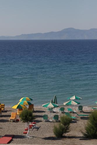 Pylea Beach Hotel - image 6
