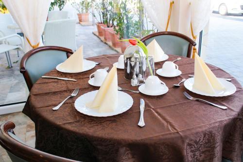 Toit ja joogid, Hotel La Toscana am Europapark in Ringsheim