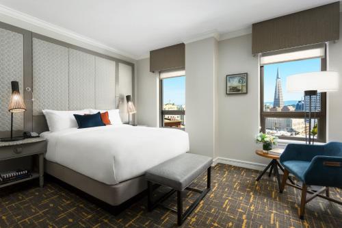 Premier King Room with View