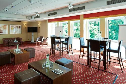 Grand Hotel Gosforth Park - image 2