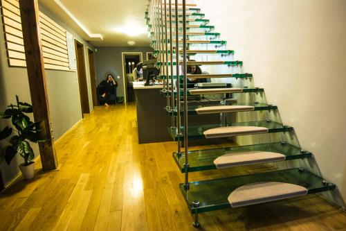 Előcsarnok, Onefam Miru near Praha hl. n. vasútállomás