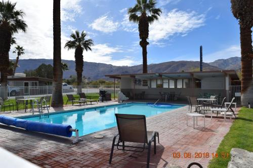 Swimming pool, Stanlunds Inn and Suites in Borrego Springs (CA)