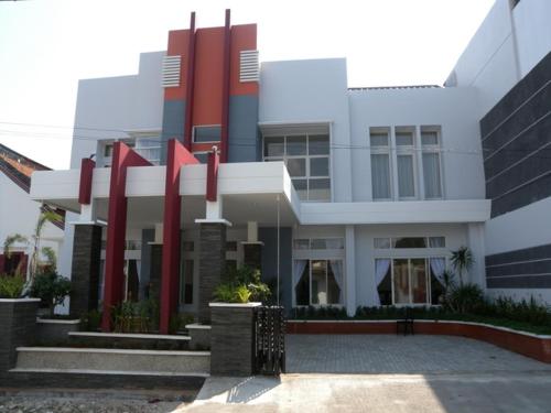 Antika Hotel Antika Hotel is conveniently located in the popular Rembang area. The property offers a high standard of service and amenities to suit the individual needs of all travelers. Free Wi-Fi in all rooms, 2