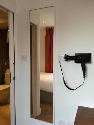 Chelsea Guest House - image 2