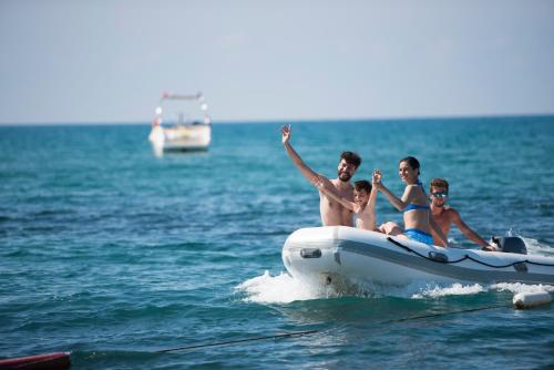 Arum Barut Collection图片