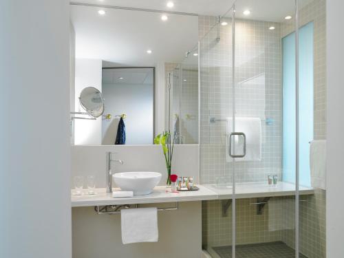 The Gibson Hotel - image 7