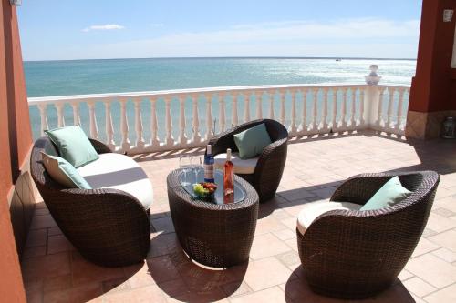 Hotel Mediterraneo Carihuela - image 8
