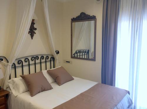 Hotel Arco San Vicente - Photo 2