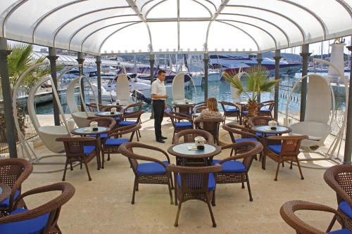 Pub/salong, Marina Frapa Resort Rogoznica in Rogoznica