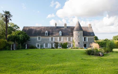 Viesnīcas āriene, Chateau Le Colombier in Brevands