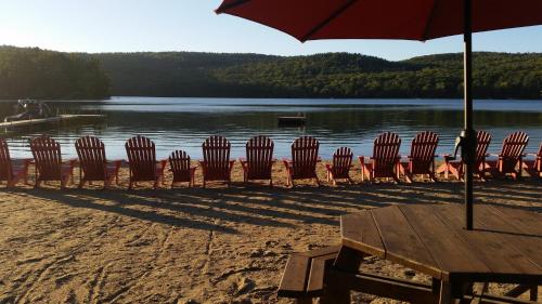 . Cottage Place on Squam Lake - Cabins