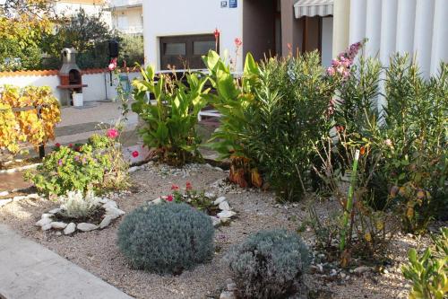 Apartments with a parking space Vodice - 5890 - main image